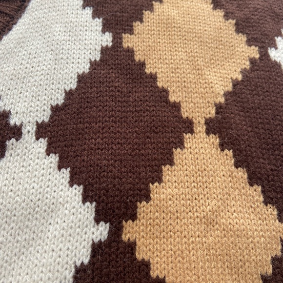 Cropped Sweater Vest - Picture 3 of 5